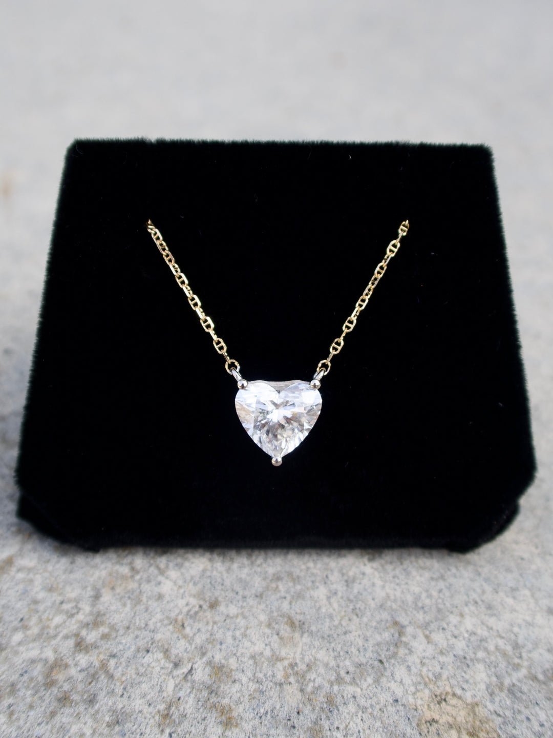 DAINTY HEART PENDANT DIAMOND NECKLACE