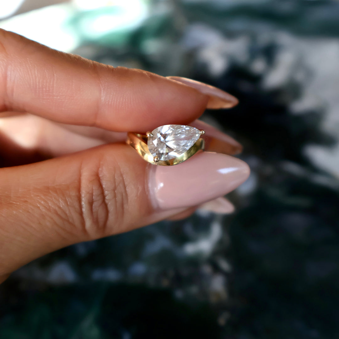 FAYE PEAR SLANT DIAMOND RING