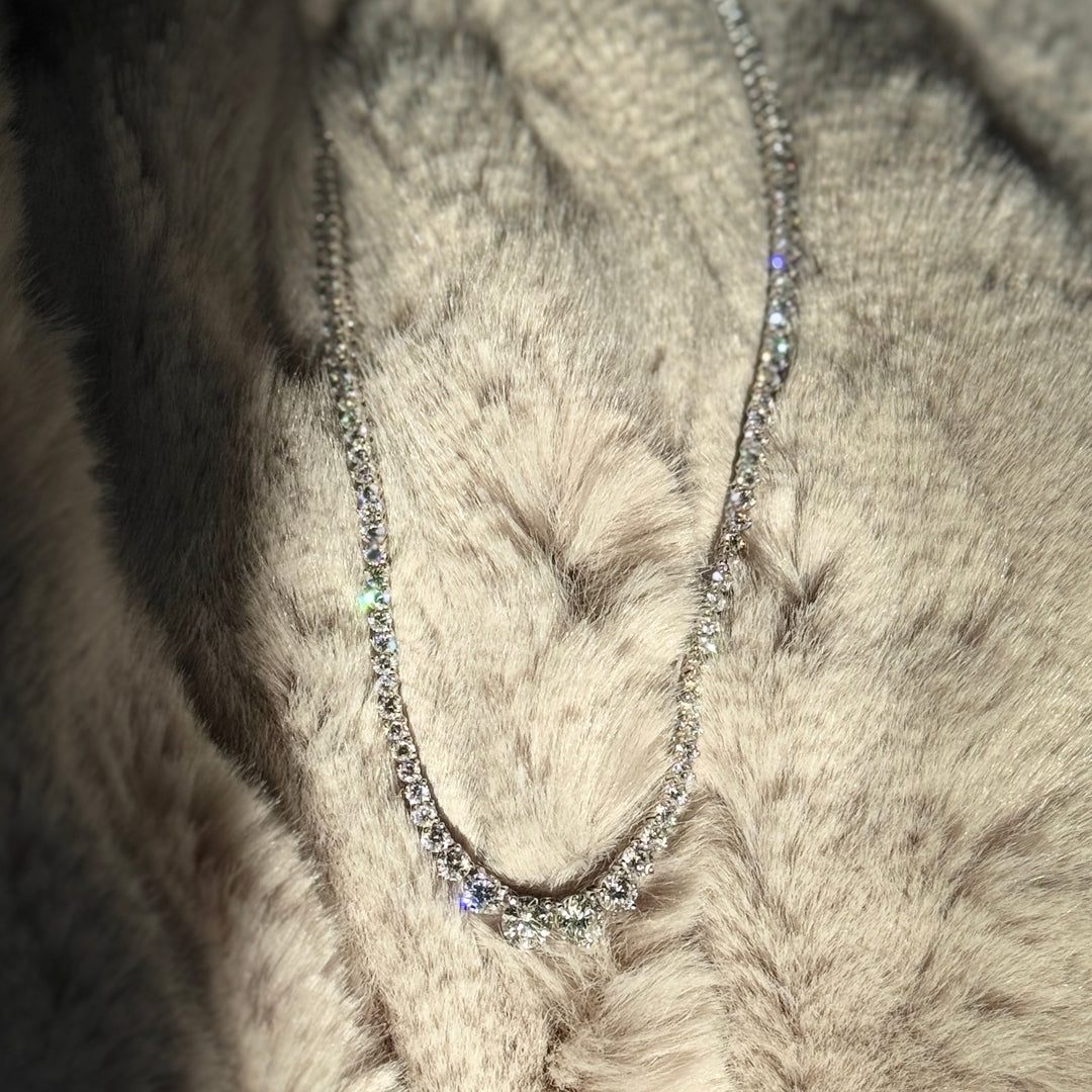 GRADUATED DIAMOND TENNIS NECKLACE